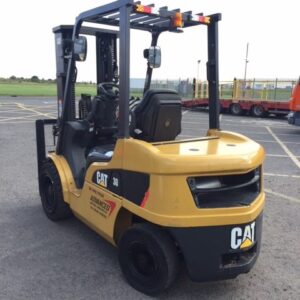 CAT DP30N Container Loader